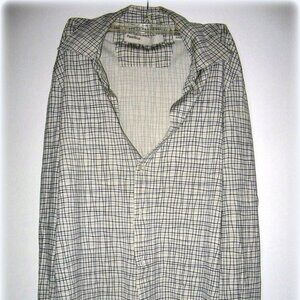 preowned long sleeved mens casual shirt / brand Perry Ellis / size small